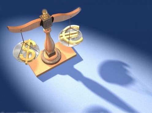 Валютный рынок демонстрирует "сужение маржи"