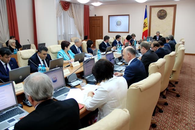 Au fost simplificate procedurile vamale pentru agenţii economici de încredere