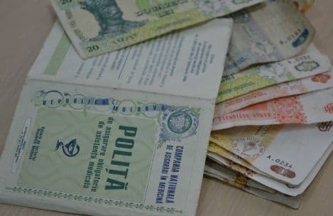 Vom plăti mai mult pentru poliță, dar vom beneficia și de mai multe servicii și medicamente compensate
