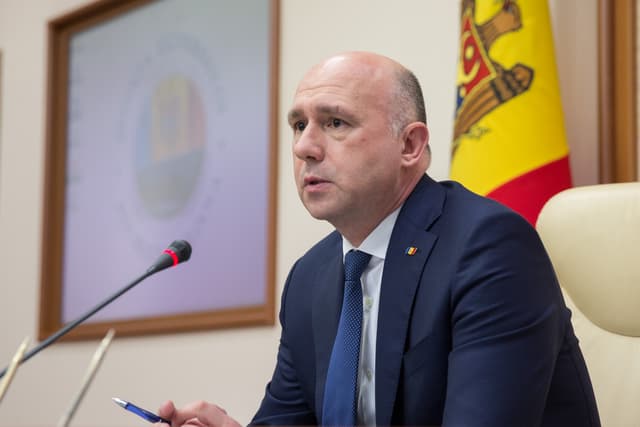 Pavel Filip: Avem un dialog constructiv cu sindicatele privind majorarea salariilor aflate sub minimul de existenţă