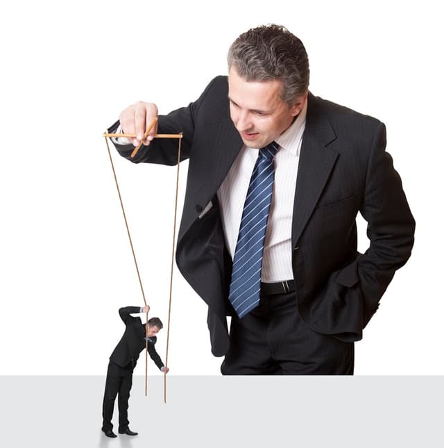 Ce-l face ineficient pe managerul obsedat de control