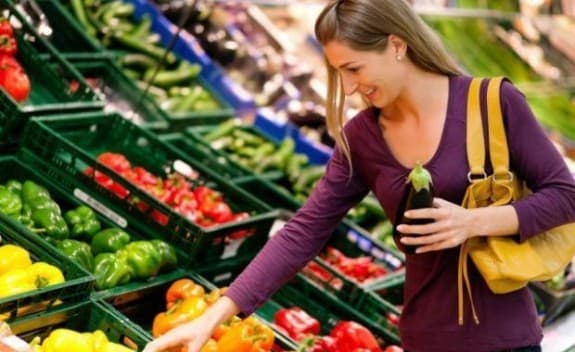 Ministerul Economiei împreună cu producătorii şi comercianţii din sectorul alimentar caută soluţii la problemele comercializării produselor autohtone