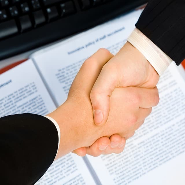 Soluționarea alternativă a litigiilor comerciale: mediere și arbitraj