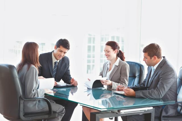 Antreprenorii moldoveni, instruiţi cum să-şi îmbunătăţească cifra de afaceri