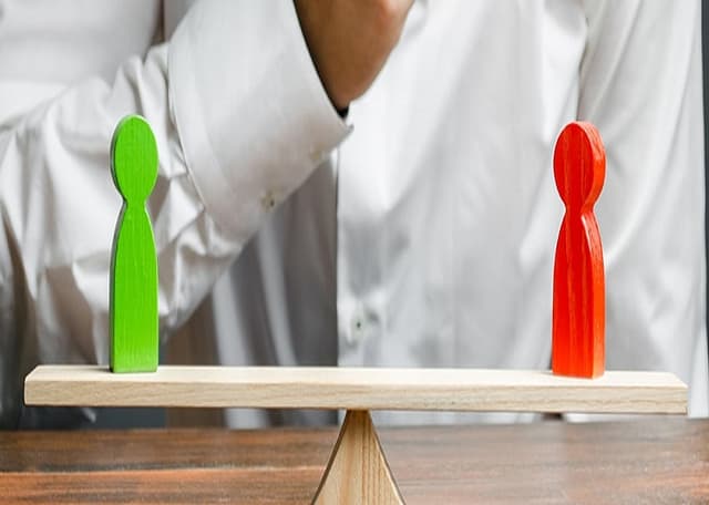 Переведенным в новые министерства служащим компенсируют разницу в заработной плате