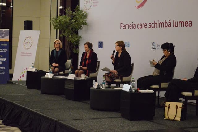 Peste 300 de femei participă la Forumul Național al Femeilor din Moldova cu genericul „Femeia care schimbă lumea”