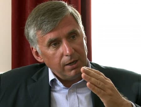 Fostul premier Ion Sturza susține că banii din băncile moldovenești ajung nu în economia reală, dar în off-shore