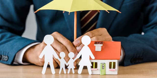 Veniturile asiguratorilor au crescut în primul semestru cu peste 17%