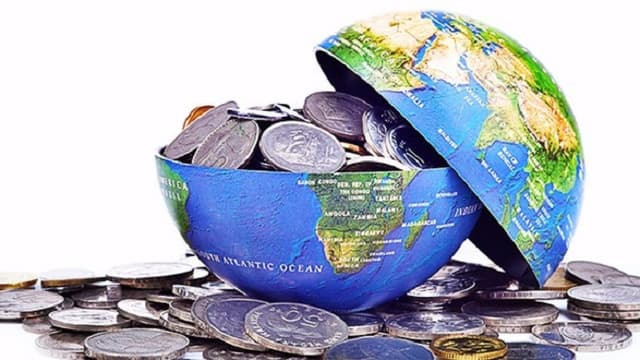 С начала года из-за рубежа в пользу физлиц поступило $651,73 млн