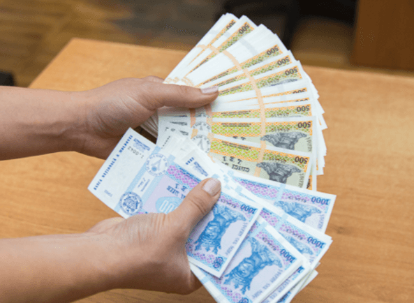 Salariul nominal brut în noiembrie 2016 a crescut. Sectoarele cu cele mai mari lefuri