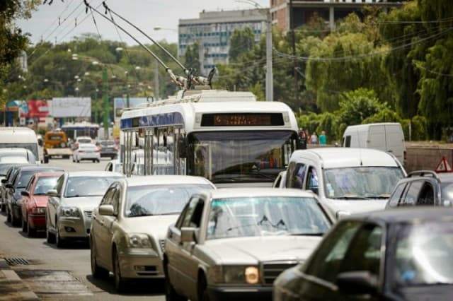 Ecusoanele de inspecţie tehnică vor fi aplicate pe plăcile de înmatriculare a unităților de transport