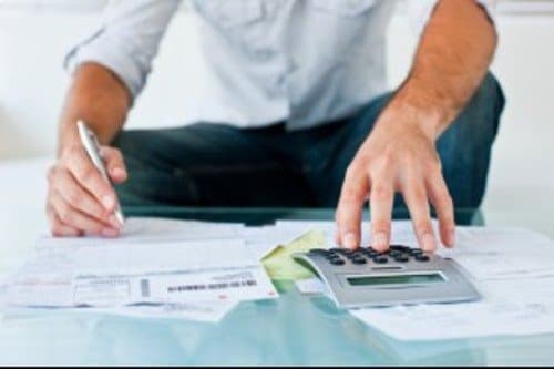 Профсоюзы критикуют инициативу Демпартии по введению единой ставки подоходного налога