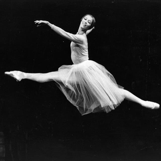 Balerinele vor beneficia de pensie dacă au realizat un stagiu de cotizare de cel puţin 20 de ani