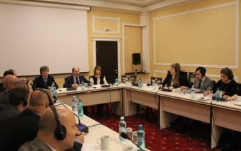 Prezenţa masivă a statului în economie, cu o cotă de cca 25%, reprezintă o constrângere pentru dezvoltarea unor sectoare