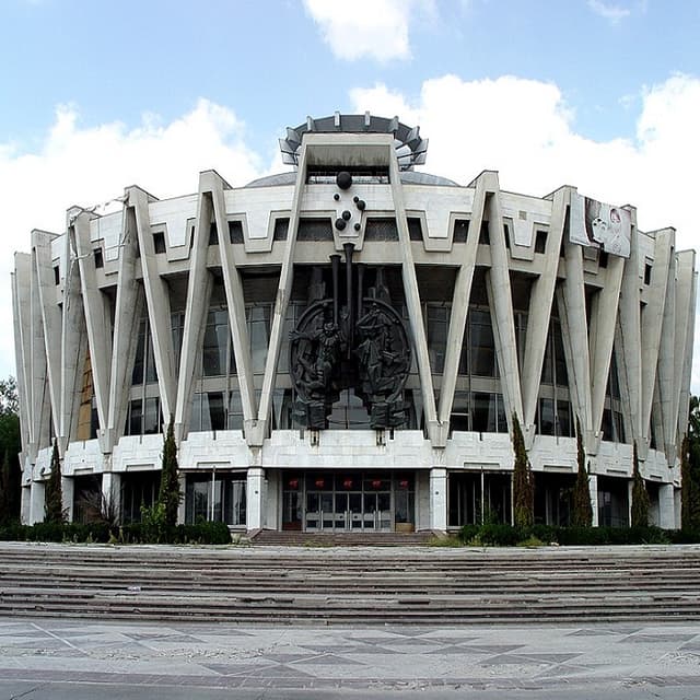 Цирк переходит в «Moldova-concert»