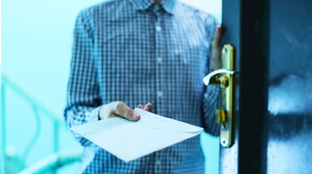 Salariaţi cu vârsta de până la 18 ani. Garanțiile de muncă