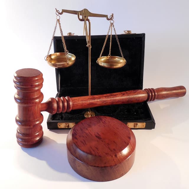 Curtea Constituțională: Legea insolvabilității oferă suficiente garanții