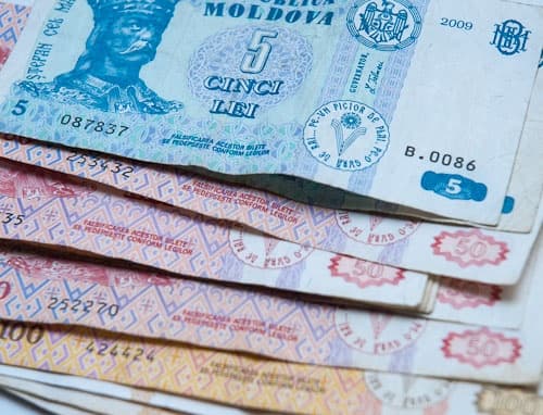 Названа динамика падения молдавского лея