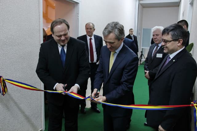 Linia verde a CNAM lansată astăzi în cadrul unui Centru de apel