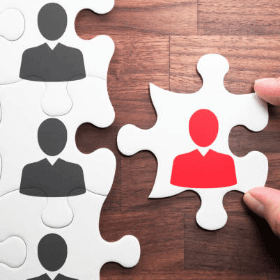 Garanţii în caz de reducere a numărului sau a statelor de personal