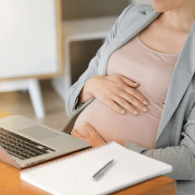 Трудовая деятельность во время отпуска по беременности и родам 
