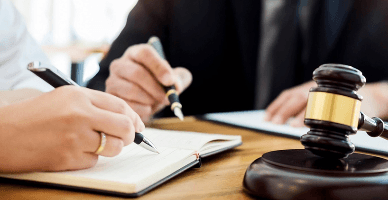 Urmează oare persoana juridică absorbită în cazul operațiunii de reorganizare prin absorbție să elibereze factura fiscală pentru transmiterea activelor sale?