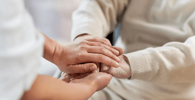 Альтернативные услуги по уходу за детьми и пожилыми людьми: новые положения 