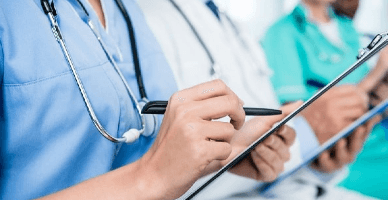 О приостановлении статуса застрахованного лица в системе обязательного медицинского страхования при окончании учебы в высшем учебном заведении и предоставлении статуса работающего застрахованного лица при поступлении на работу 