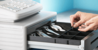 Aspecte ce țin de eliberarea plătitorului a numerarului ca parte a unei operaţiuni de plată