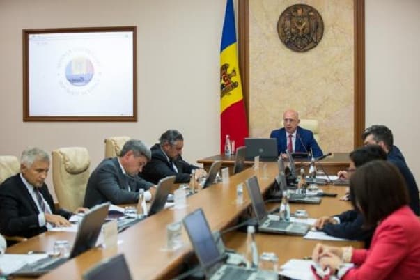 Reforma Guvernului: 9 ministere cu un efectiv-limită de 1158 angajați