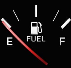 De mâine carburanții se ieftinesc