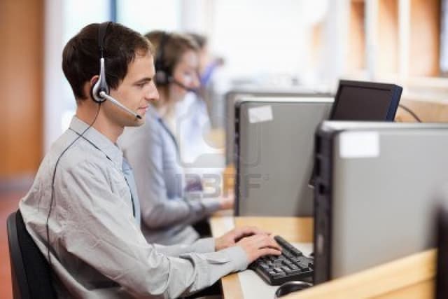 Anunţ! 31 octombrie 2013: program de muncă extins pentru Centrul de Asistenţă şi Contact!