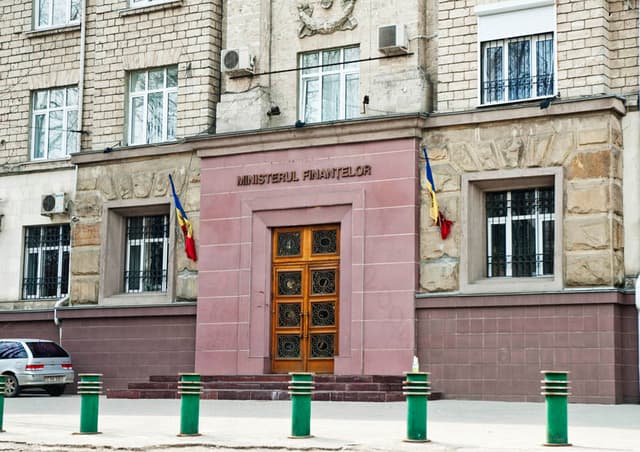 Ministerul Finanţelor propune modificări la Regulamentul privind restituirea accizelor
